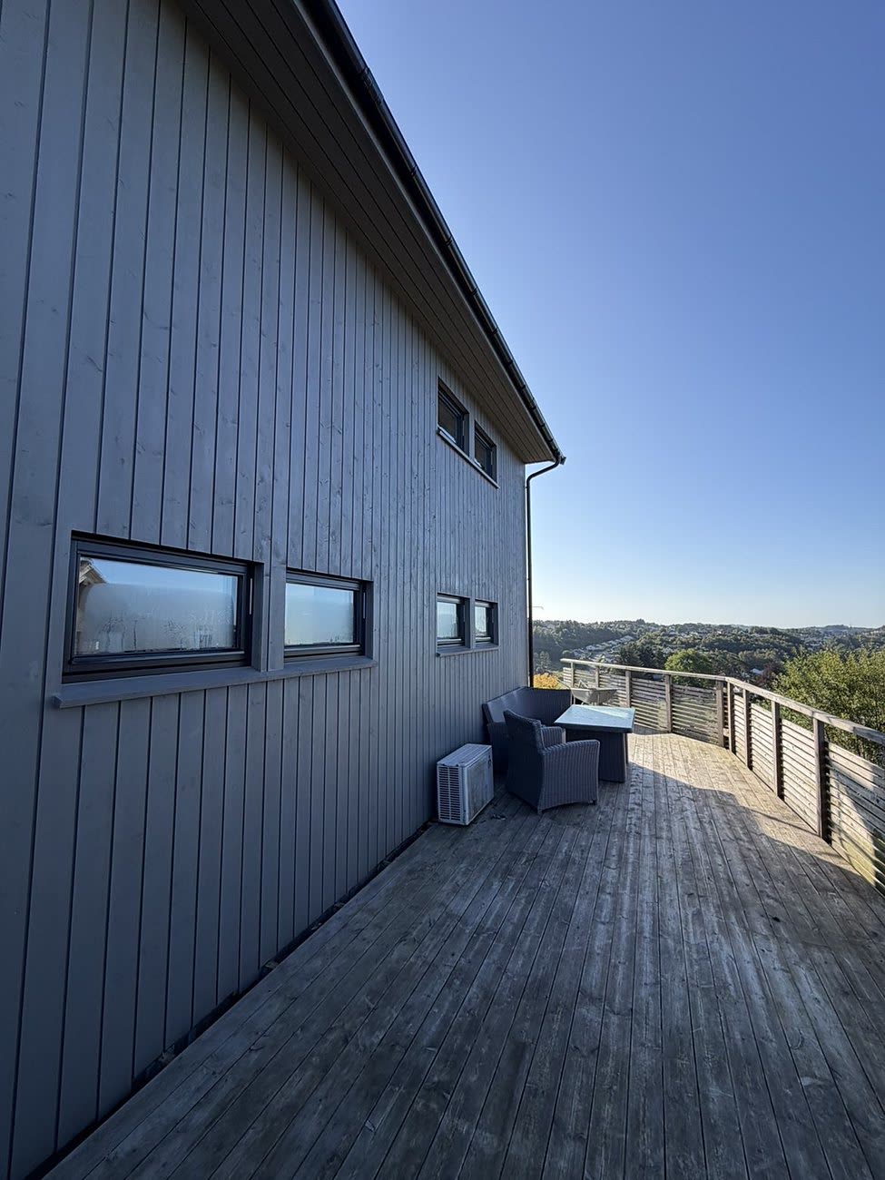 Enebolig med garasje og terrasse